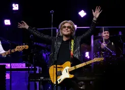 Musician Daryl Hall brings 'timeless quality' back to stage