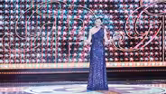 Sutton Foster Performs "Being Alive"