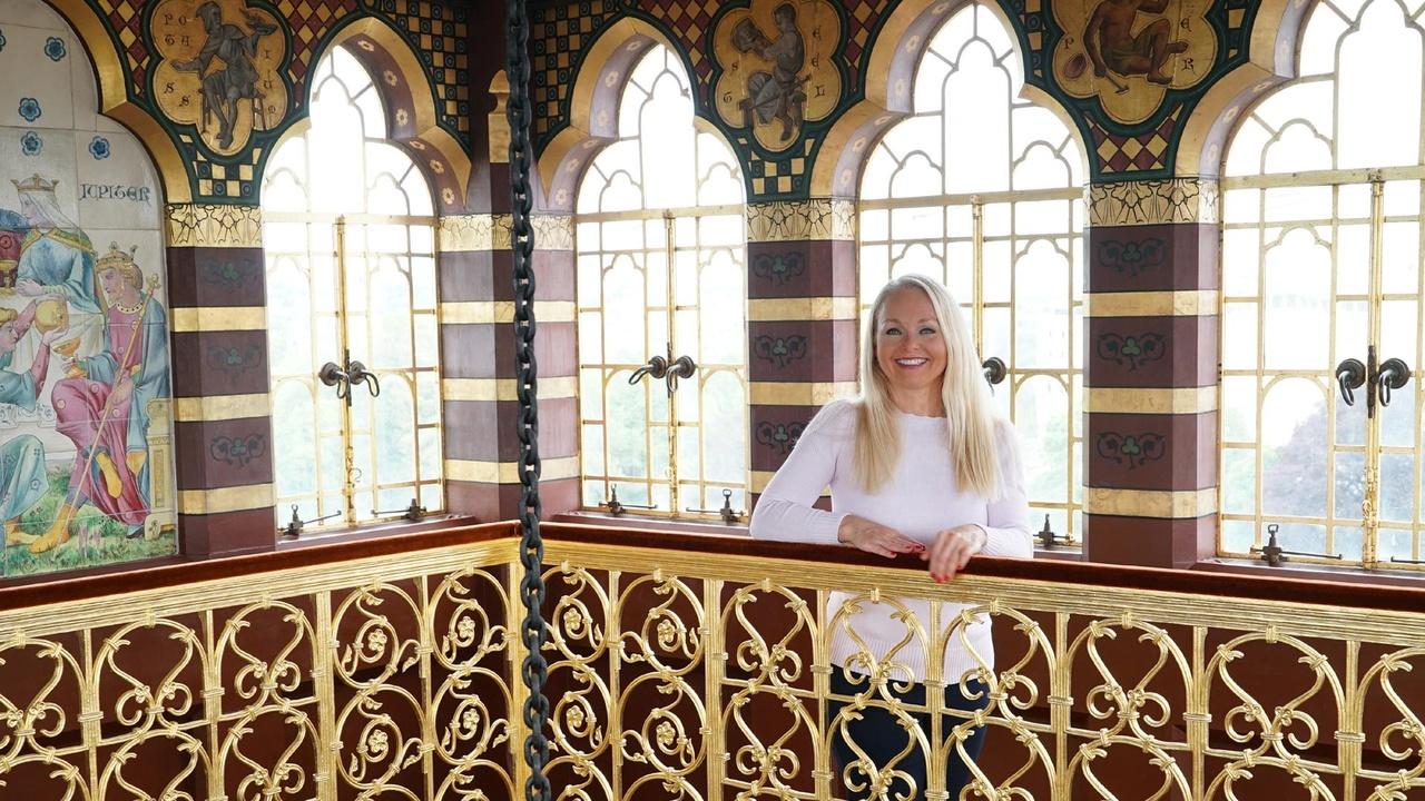 Curious Traveler Curious Cardiff airing Mon, Oct 26 9:00 am