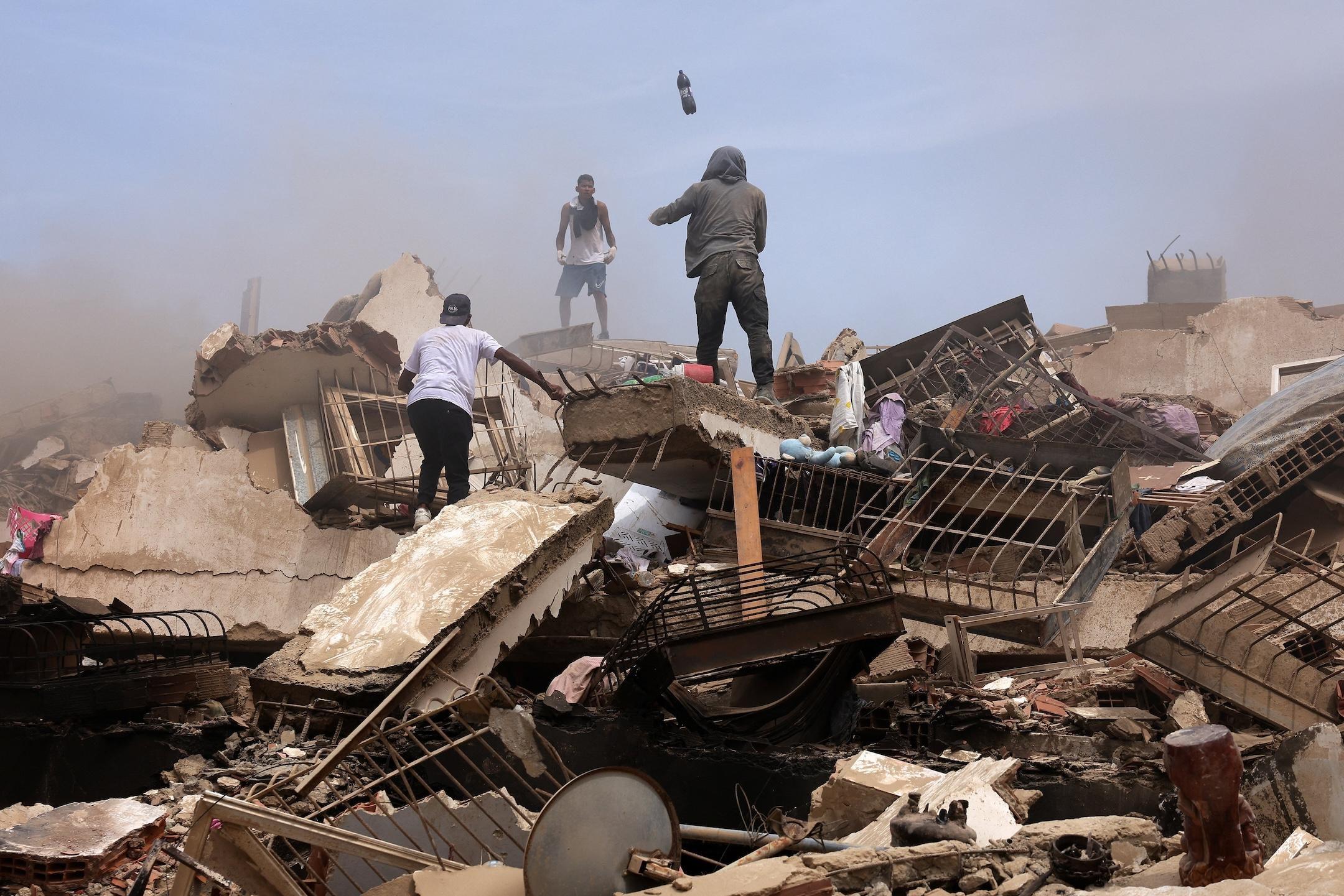 Thousands feared dead in Venezuela after twin earthquakes flatten buildings