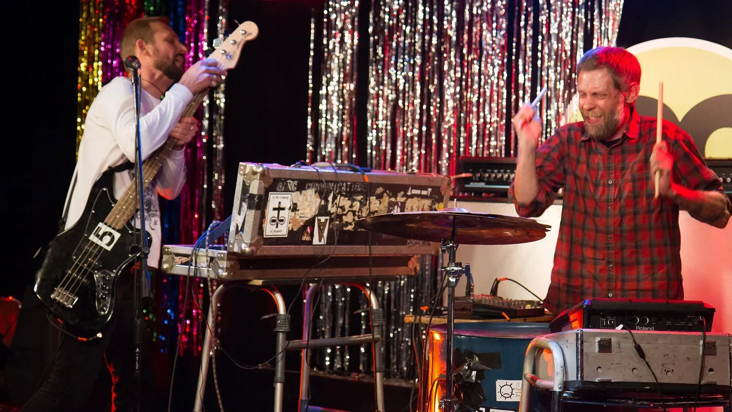 Echo Beds & Jay Gillespie