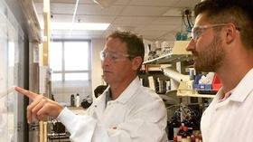 Video thumbnail: KLRN SciTech Now Sept. 9, 2016 | Lab innovates to fight cancer