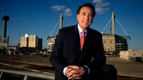 Video thumbnail: Texas Week May 18, 2012 | Henry Cisneros and Homes for an Aging...