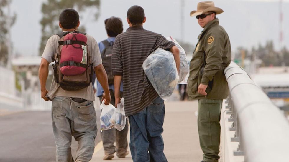 Tribune Roundup: DAPA, SCOTUS, and Fantasy Football image
