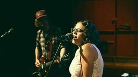 Video thumbnail: Oregon Art Beat Sallie Ford and the Sound Outside