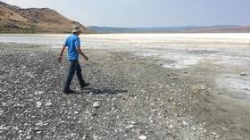 Video thumbnail: Oregon Field Guide Preview: Season 26, Episode 10 Lake Abert Dries Up