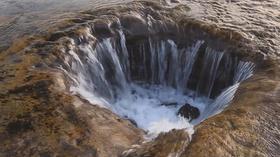 Video thumbnail: Oregon Field Guide Highlighting Season 27, Episode 7: Hole in the Lake