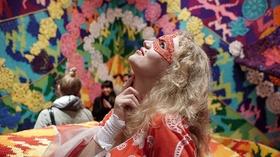 Video thumbnail: Art School Olek Covers the World in Crochet