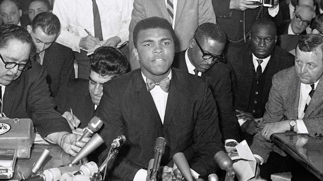 Muhammad Ali Fights Cleveland 'Big Cat' Williams