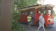 Wisc. Life Host Angela Fitzgerald Tours Door Co. Via Trolley