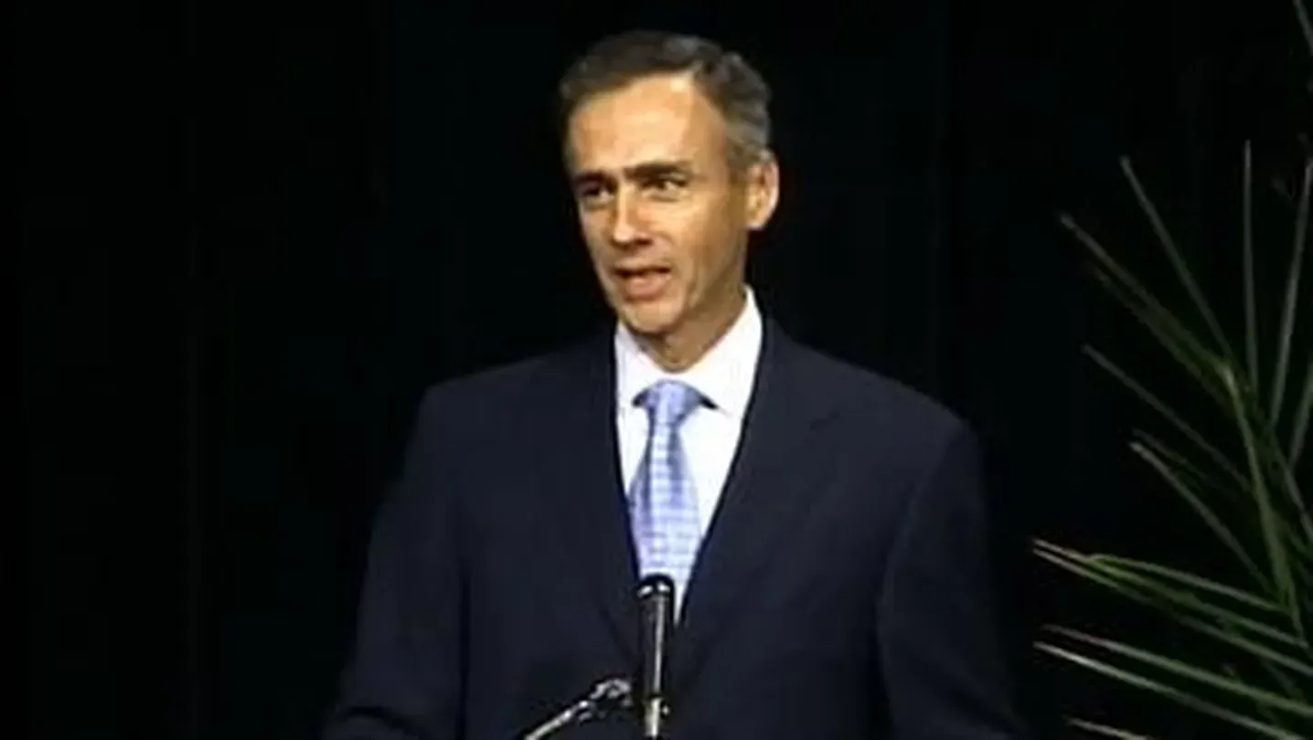 Tom Curley - 2002