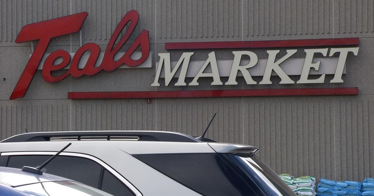 Compass Paynesville Act on Alzheimer's hits Teal's Grocery Store