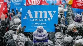 Video thumbnail: PBS NewsHour Democrats Klobuchar, Warren join crowded 2020 field