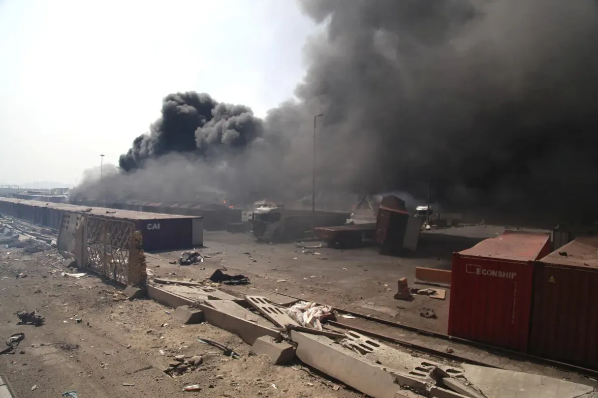 News Wrap: Iranian port rocked by massive, deadly explosion