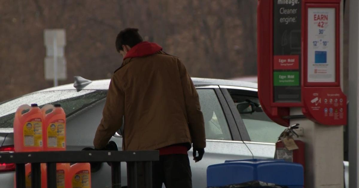 NJ Spotlight News NJ is now the only state that bans selfserve gas