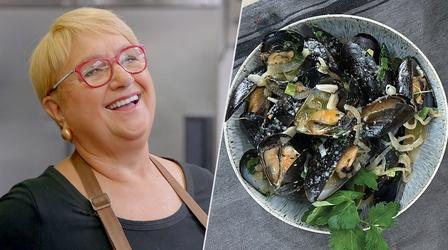 Lidia Cooks Mussels Triestina