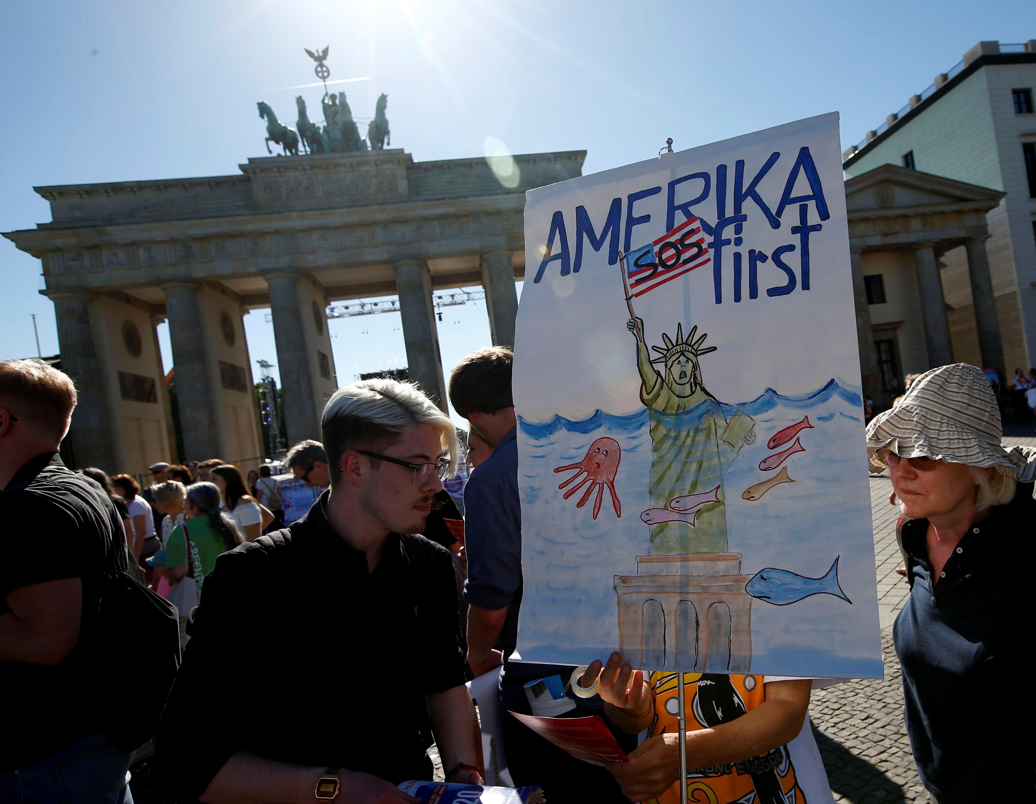 U.S. withdrawal from Paris pact sets off chorus of protest