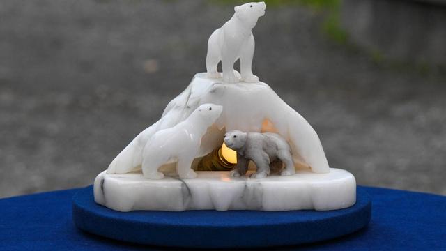 Antiques Roadshow | Appraisal: Italian Art Deco Alabaster Polar Bear Lamp