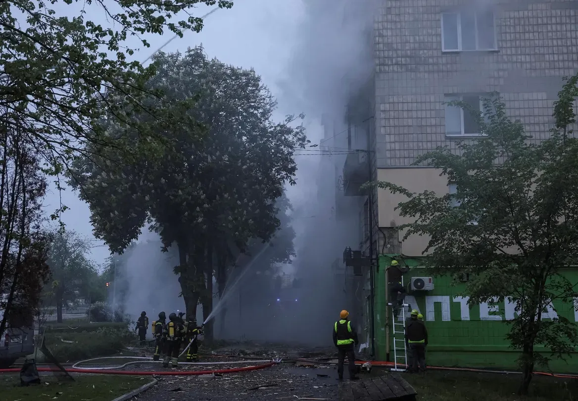 News Wrap: Ukrainian drones disrupt flights in Moscow