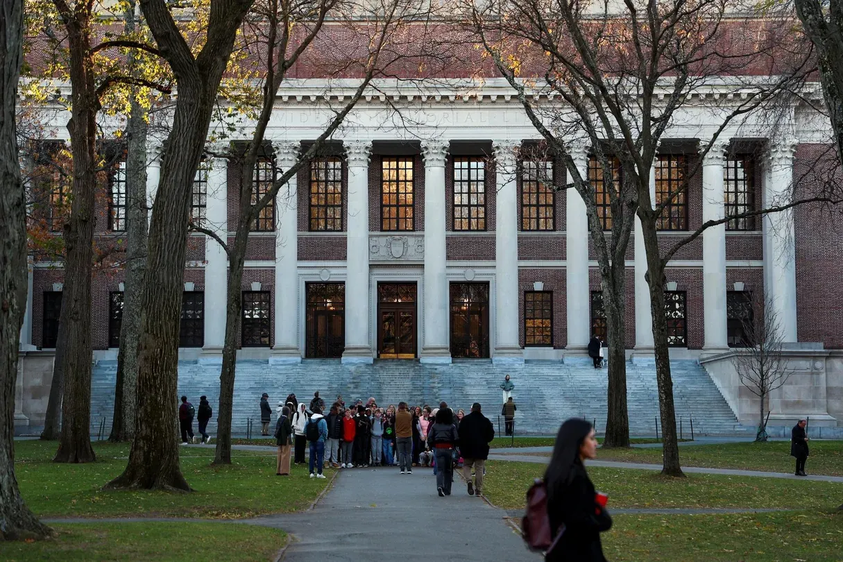 News Wrap: Summers leaves Harvard job over Epstein ties