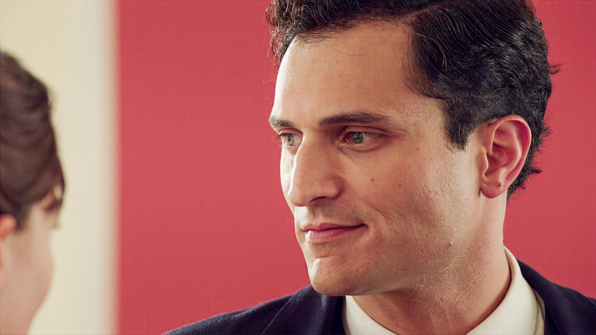 Marta offers to clear Vittorio’s debt, while Elena writes a letter that stirs old pain.