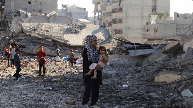 News Wrap: Israeli says it targeted Hamas in hospital strike