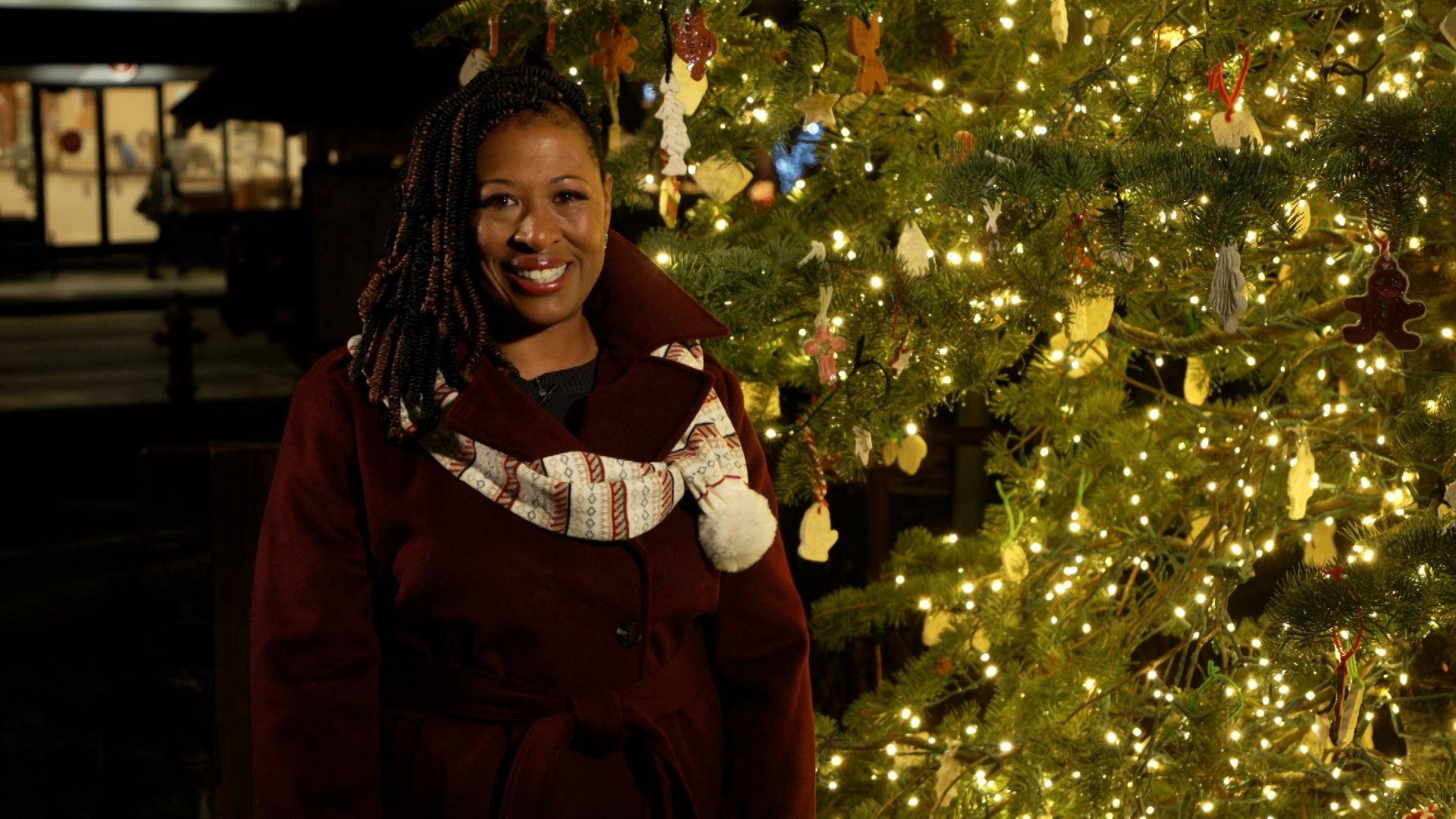 Host of NC Weekend Deborah Holt Noel.