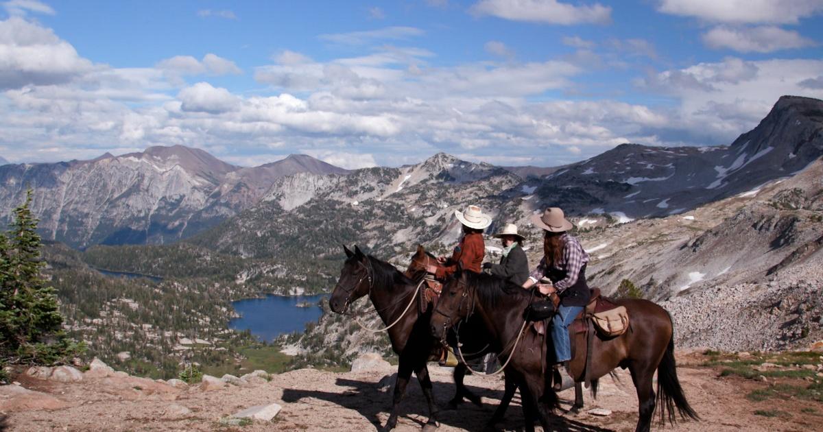 Oregon Field Guide | Behind the Scenes Horse Women of the Hen Party | Season 1 | Episode 18