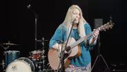 Singer-Songwriter Lisa Gain
