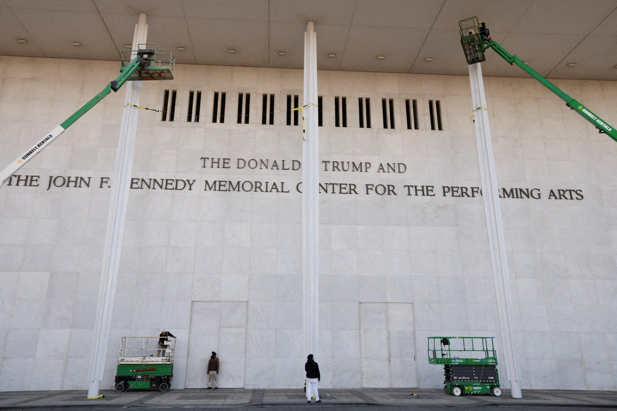 News Wrap: Judge orders Kennedy Center to remove Trump's name from building