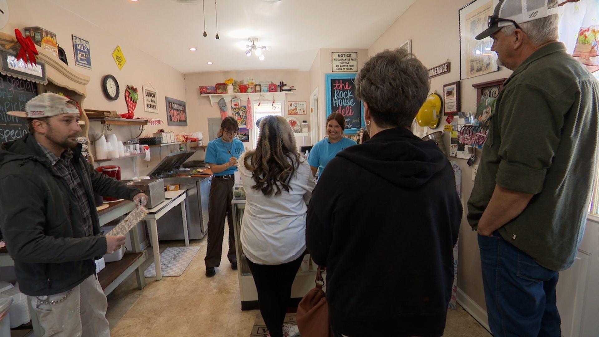 Tennessee Crossroads Tennessee Crossroads 3832 Season 38 - Main Image