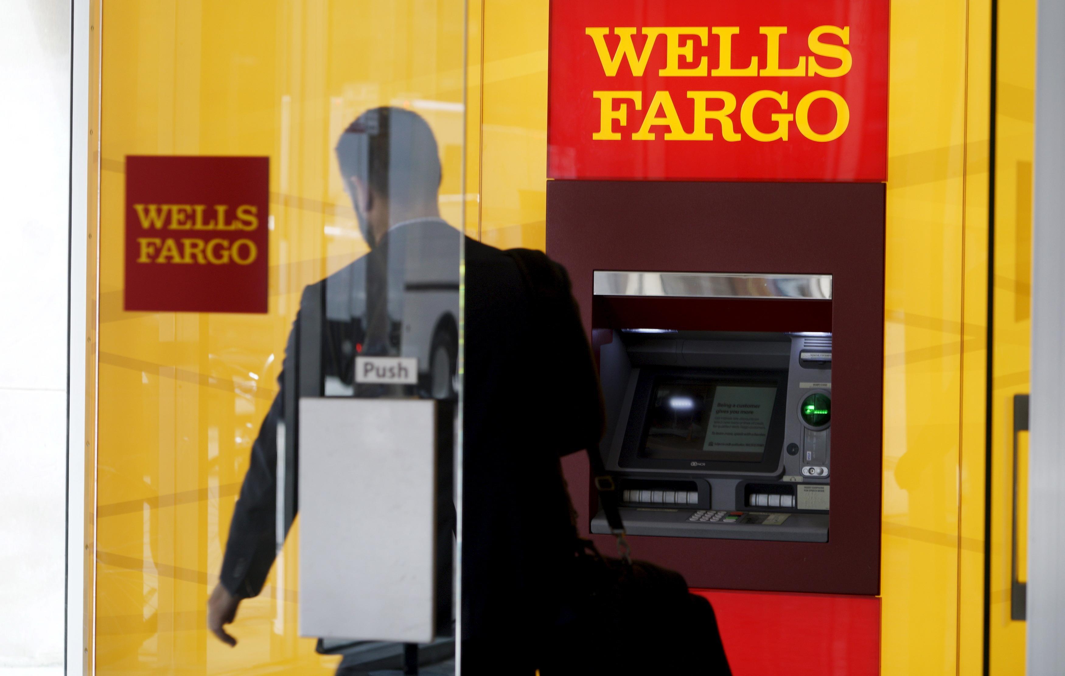 Senate overturns rule on class-action suits against banks
