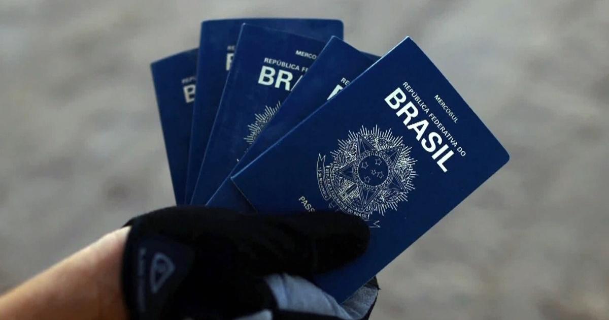 PBSニュースアワー|ロシアがブラジルをグローバルスパイ「スパイファクトリー」として使用した方法|シーズン2025