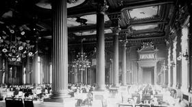 Video thumbnail: Chicago Tours with Geoffrey Baer Heroes and Villains: Potter and Bertha...