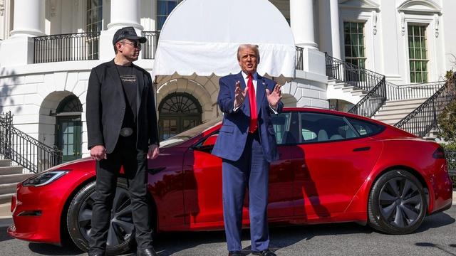 Ethics expert breaks down Trump's conflicts of interest