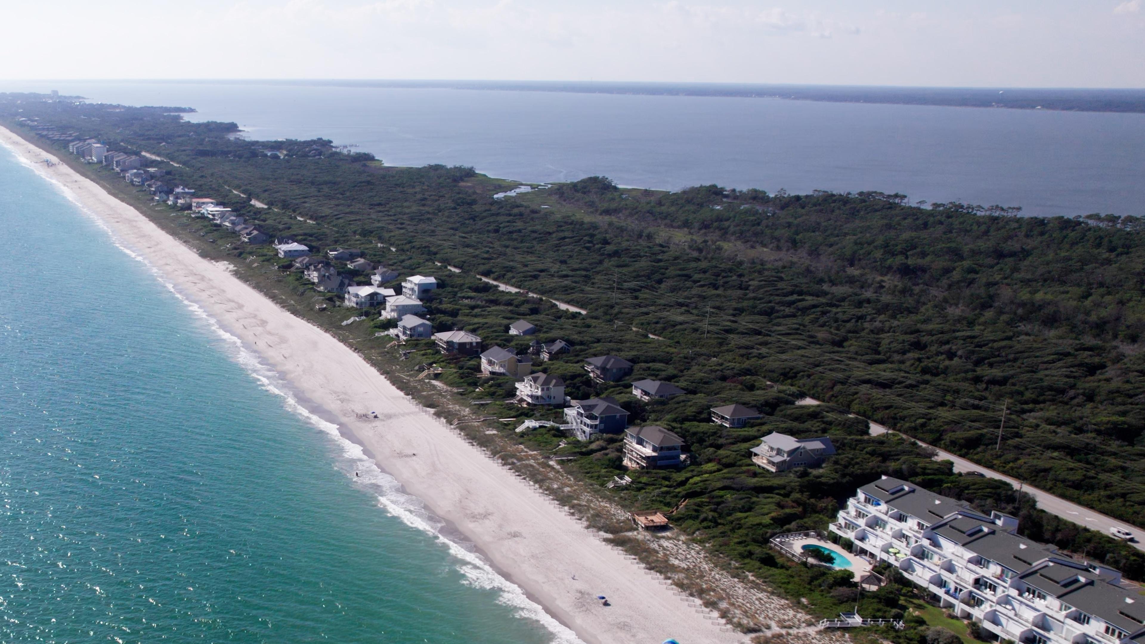 A North Carolina shoreline with a sound behind it.