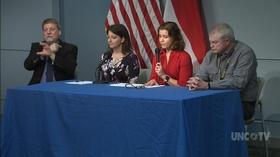Video thumbnail: NC Emergency Management and Weather Coronavirus Q&A: Dr. Tilson & Director Sprayberry - Spanish