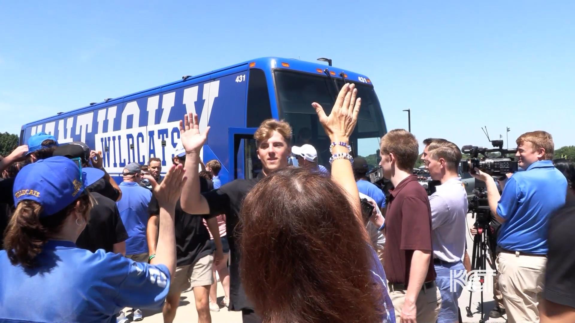 Fans Give UK Baseball Team a Sendoff As They Leave for College World Series