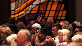 Video thumbnail: PBS NewsHour Community rallies around Chabad synagogue after shooting