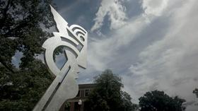 Video thumbnail: Broad and High Modern Head Sculpture by Roy Lichtenstein