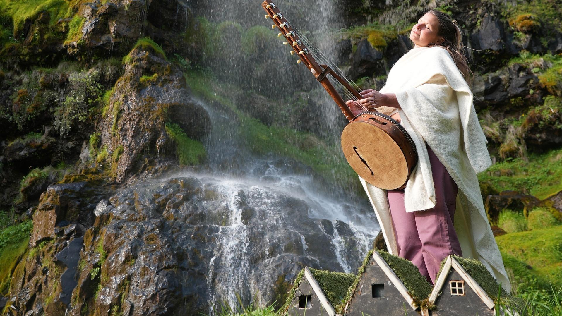 Icelandic storyteller Júlía Óttarsdóttir explores the hidden world of Iceland’s scenery and elves.