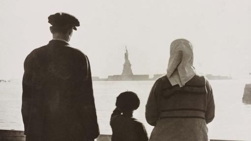 The U.S. and the Holocaust : “The Golden Door” (Beginnings-1938)