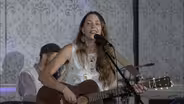 Lindsay Lou