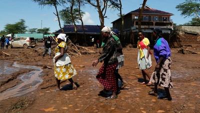 News Wrap: At least 45 killed by flooding in western Kenya
