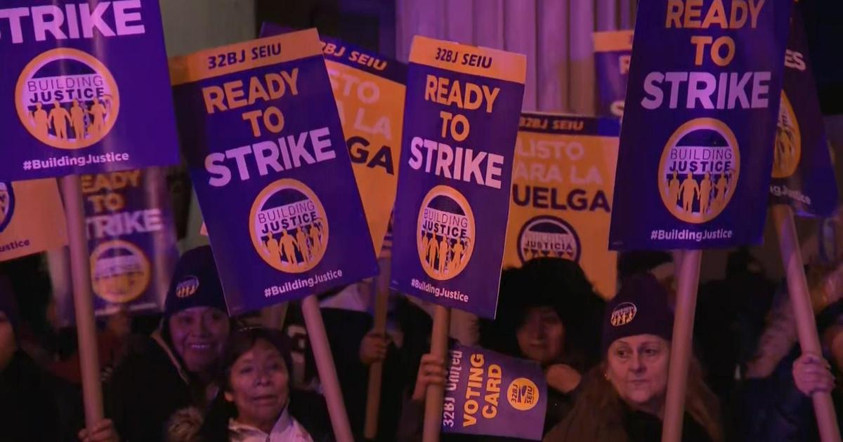 NJTV News Janitor union votes to authorize strike if no contract deal