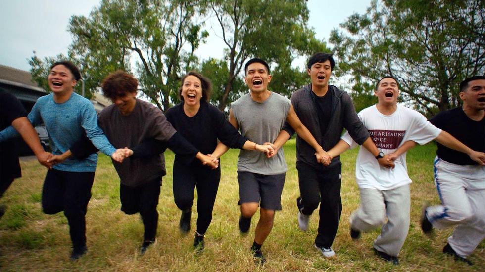 Bare Feet with Mickela Mallozzi - Taiwan: Past & Present - Twin Cities PBS