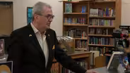 Murphy pushes for phone-free schools