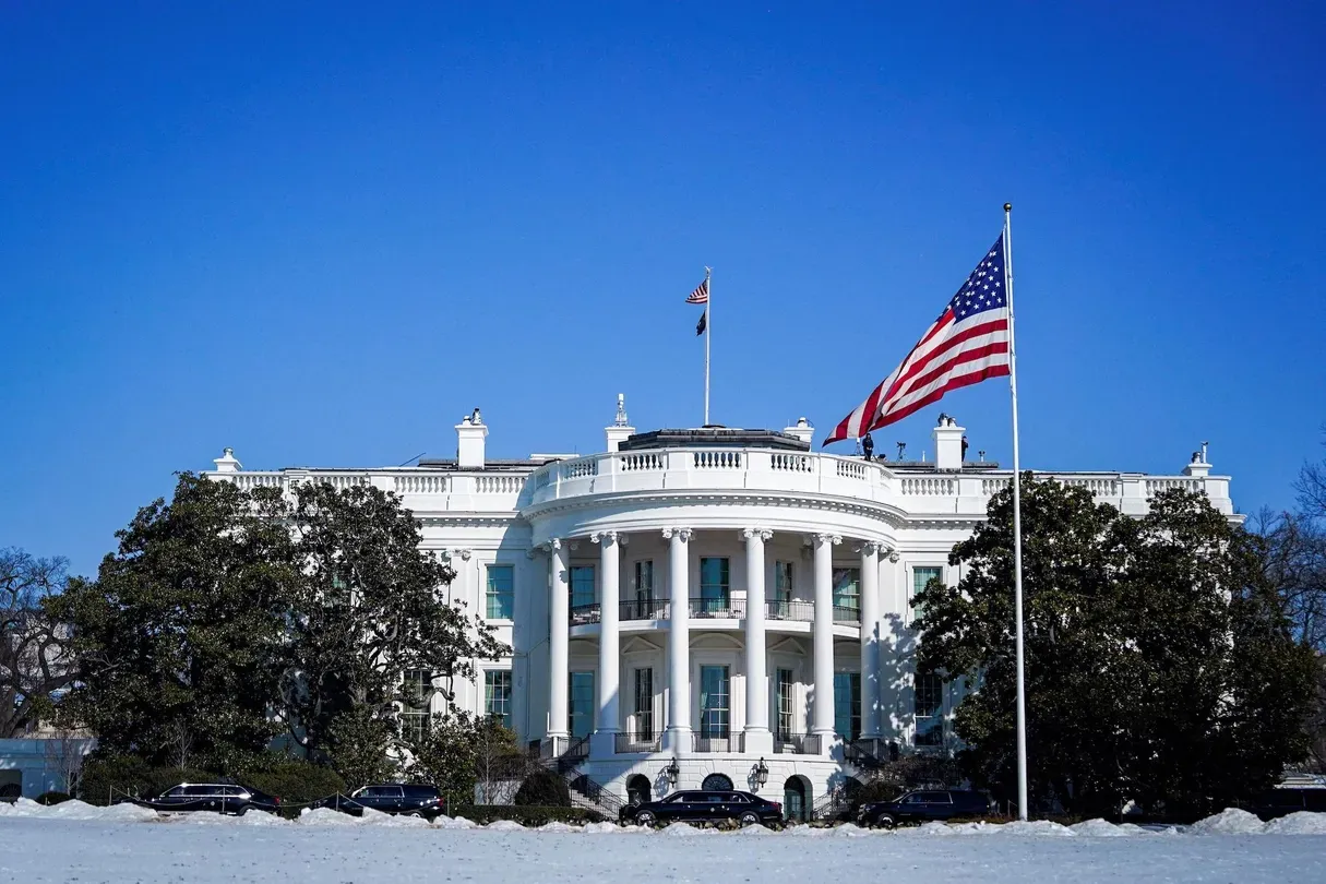 News Wrap: Trump’s racist post about Obamas draws backlash