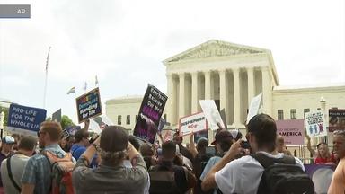Supreme Court overturns Roe v. Wade; Murphy, others react