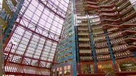 Video thumbnail: Chicago Tours with Geoffrey Baer Buildings: James R. Thompson Center...